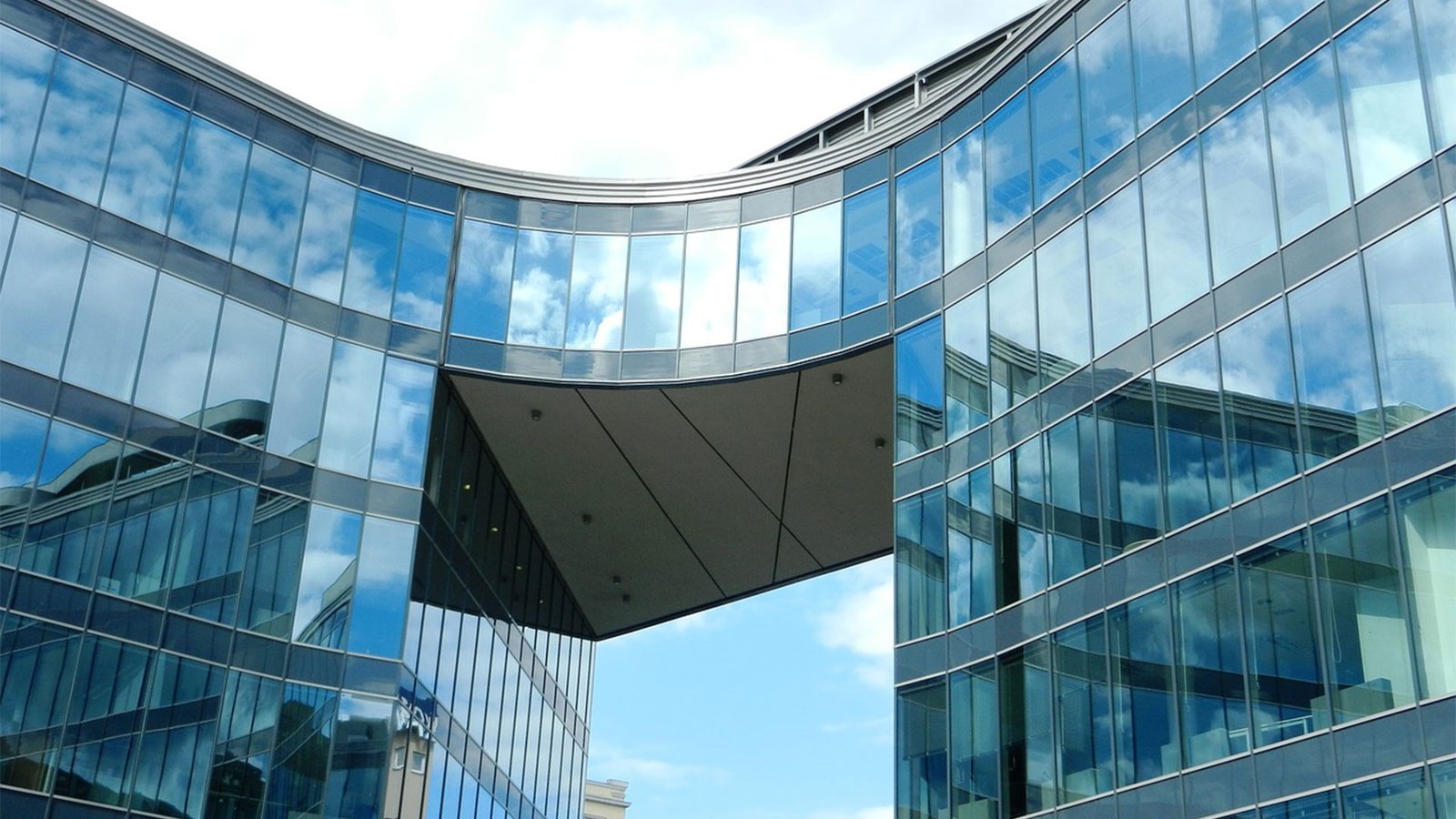Edificio hotelero y corporativo conectado